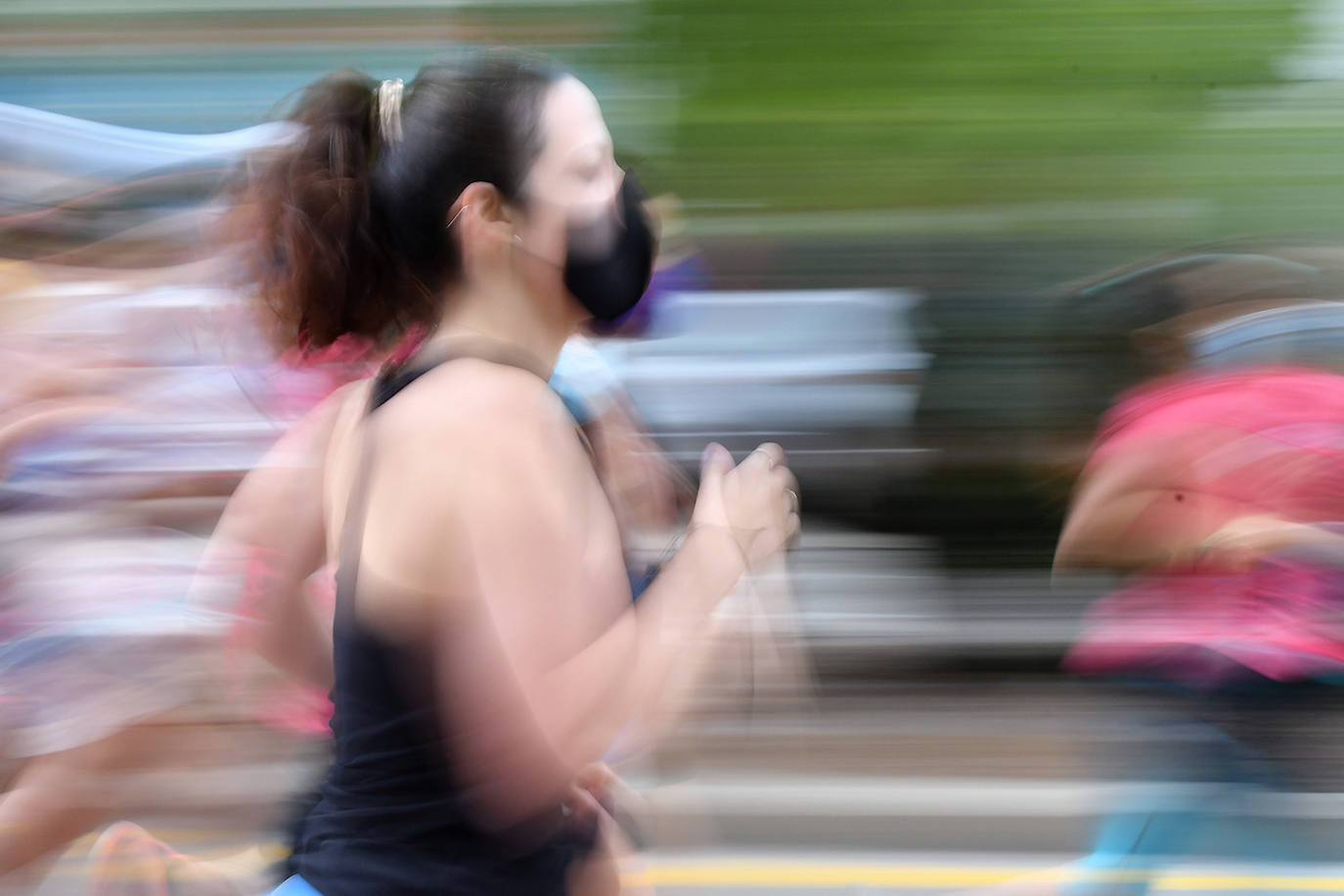 Bajo el lema 'Valencia vuelve a correr', los participantes de la 5K han salido a recorrer la ciudad de Valencia al ritmo de sus zancadas. La ciudad ha acogido la segunda carrera popular tras más de un año de parón por el coronavirus y los corredores se han lanzado a las calles con ganas e ilusión.