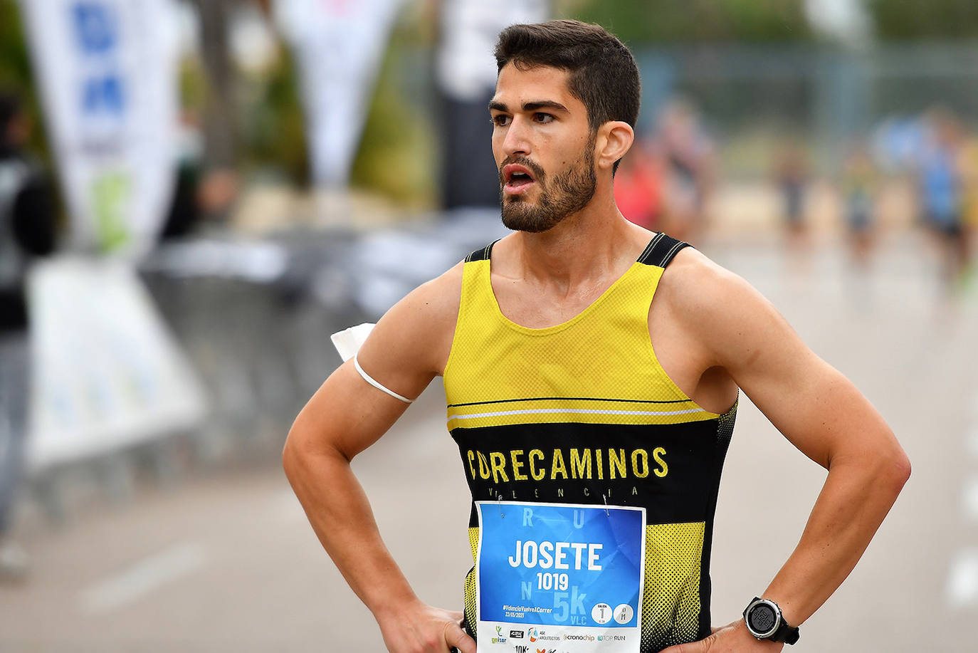 Bajo el lema 'Valencia vuelve a correr', los participantes de la 5K han salido a recorrer la ciudad de Valencia al ritmo de sus zancadas. La ciudad ha acogido la segunda carrera popular tras más de un año de parón por el coronavirus y los corredores se han lanzado a las calles con ganas e ilusión.