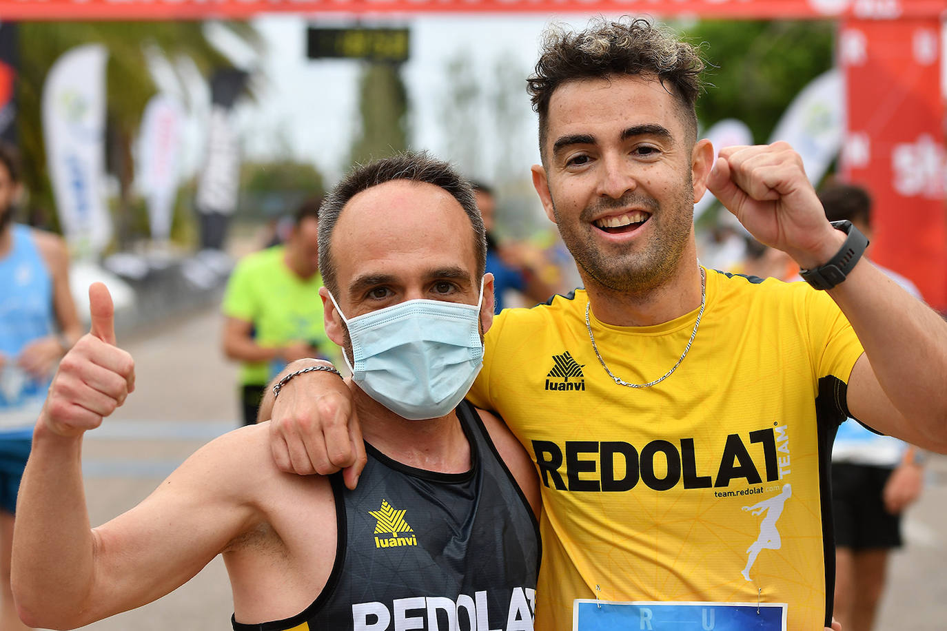 Bajo el lema 'Valencia vuelve a correr', los participantes de la 5K han salido a recorrer la ciudad de Valencia al ritmo de sus zancadas. La ciudad ha acogido la segunda carrera popular tras más de un año de parón por el coronavirus y los corredores se han lanzado a las calles con ganas e ilusión.