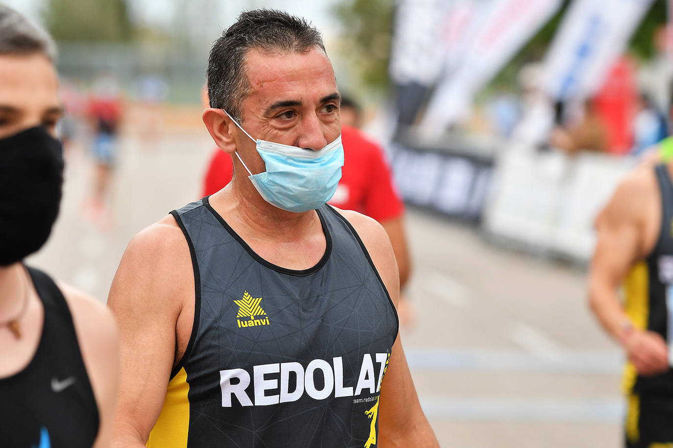 Bajo el lema 'Valencia vuelve a correr', los participantes de la 5K han salido a recorrer la ciudad de Valencia al ritmo de sus zancadas. La ciudad ha acogido la segunda carrera popular tras más de un año de parón por el coronavirus y los corredores se han lanzado a las calles con ganas e ilusión.