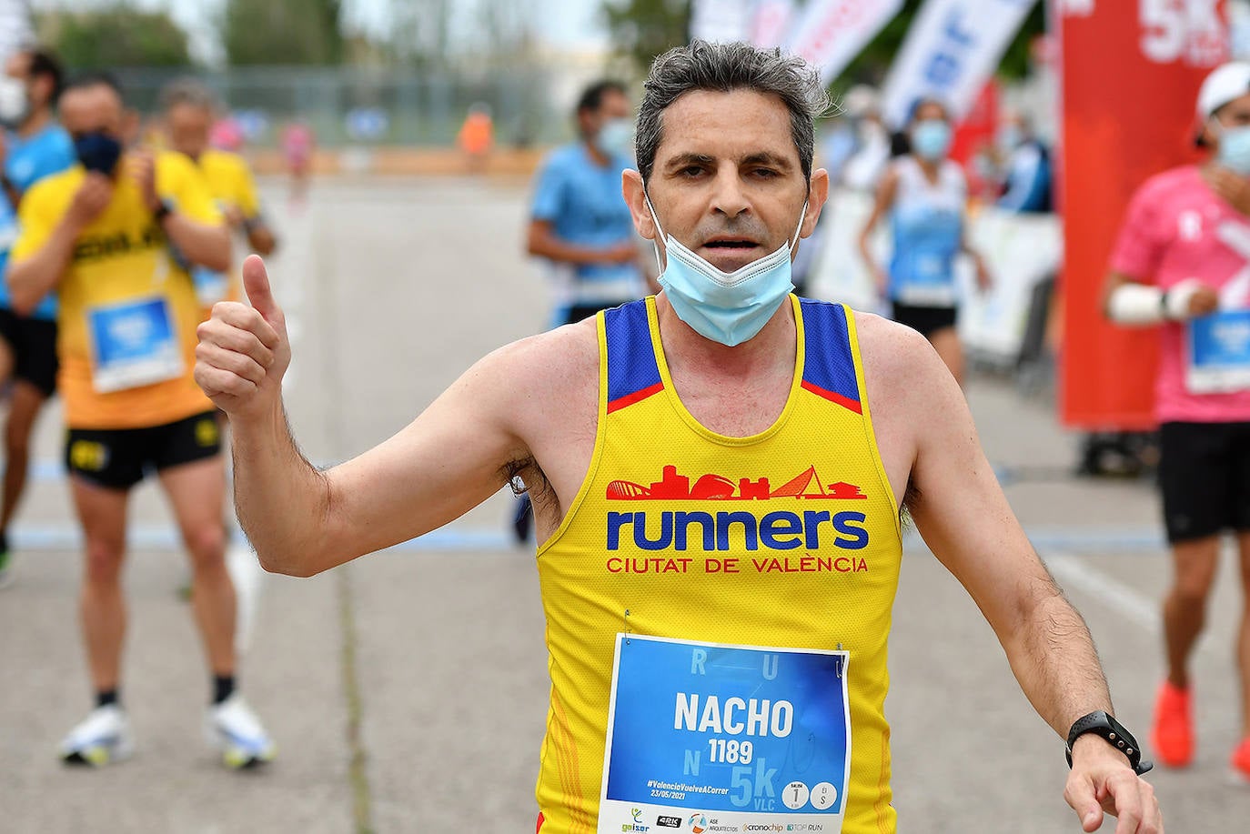 Bajo el lema 'Valencia vuelve a correr', los participantes de la 5K han salido a recorrer la ciudad de Valencia al ritmo de sus zancadas. La ciudad ha acogido la segunda carrera popular tras más de un año de parón por el coronavirus y los corredores se han lanzado a las calles con ganas e ilusión.