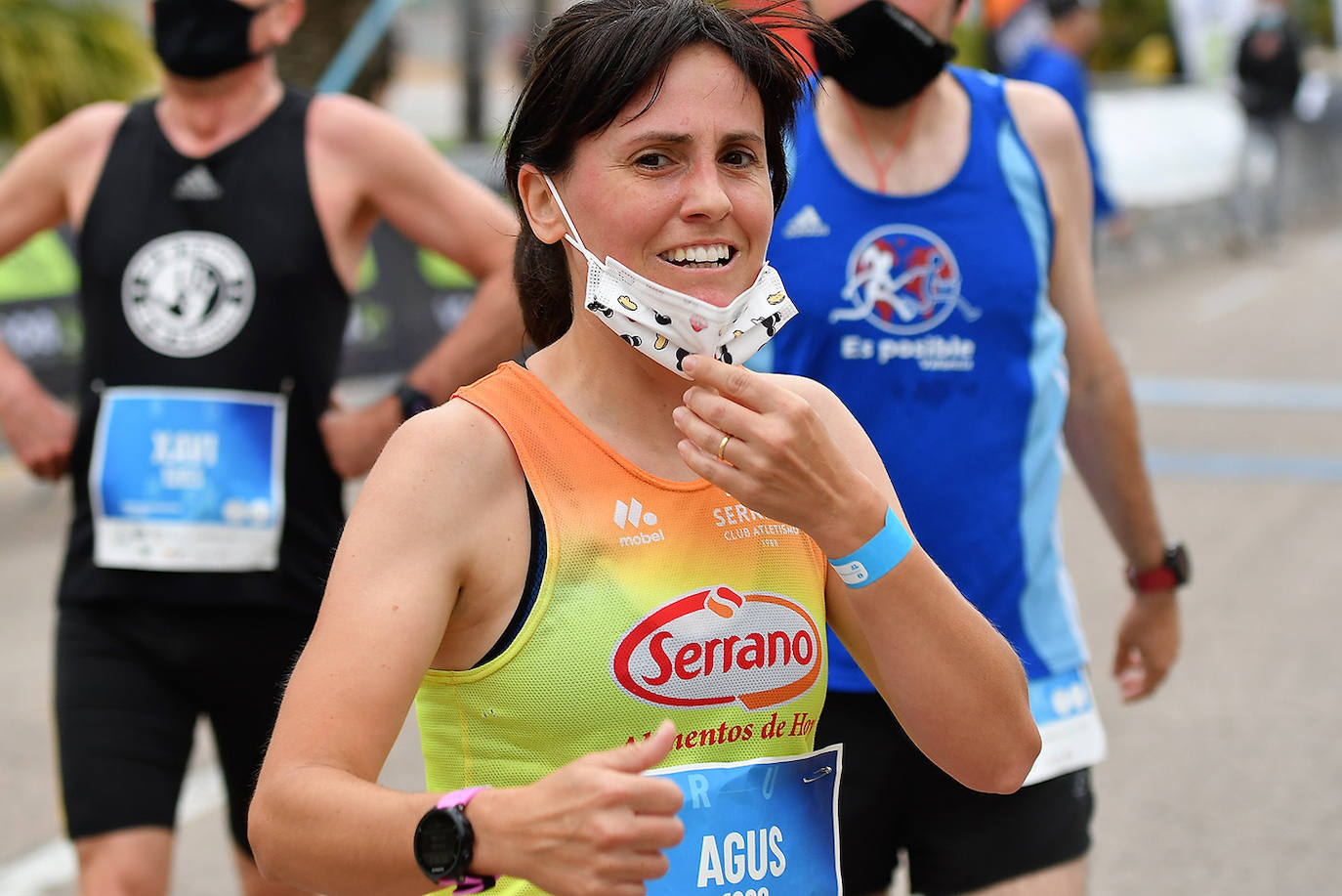 Bajo el lema 'Valencia vuelve a correr', los participantes de la 5K han salido a recorrer la ciudad de Valencia al ritmo de sus zancadas. La ciudad ha acogido la segunda carrera popular tras más de un año de parón por el coronavirus y los corredores se han lanzado a las calles con ganas e ilusión.