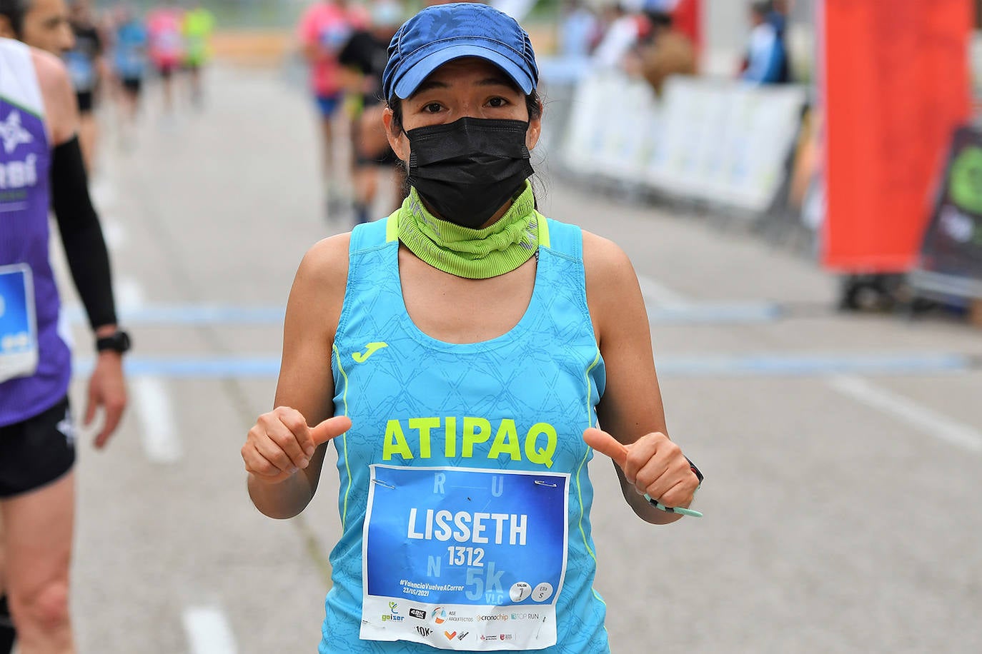 Bajo el lema 'Valencia vuelve a correr', los participantes de la 5K han salido a recorrer la ciudad de Valencia al ritmo de sus zancadas. La ciudad ha acogido la segunda carrera popular tras más de un año de parón por el coronavirus y los corredores se han lanzado a las calles con ganas e ilusión.