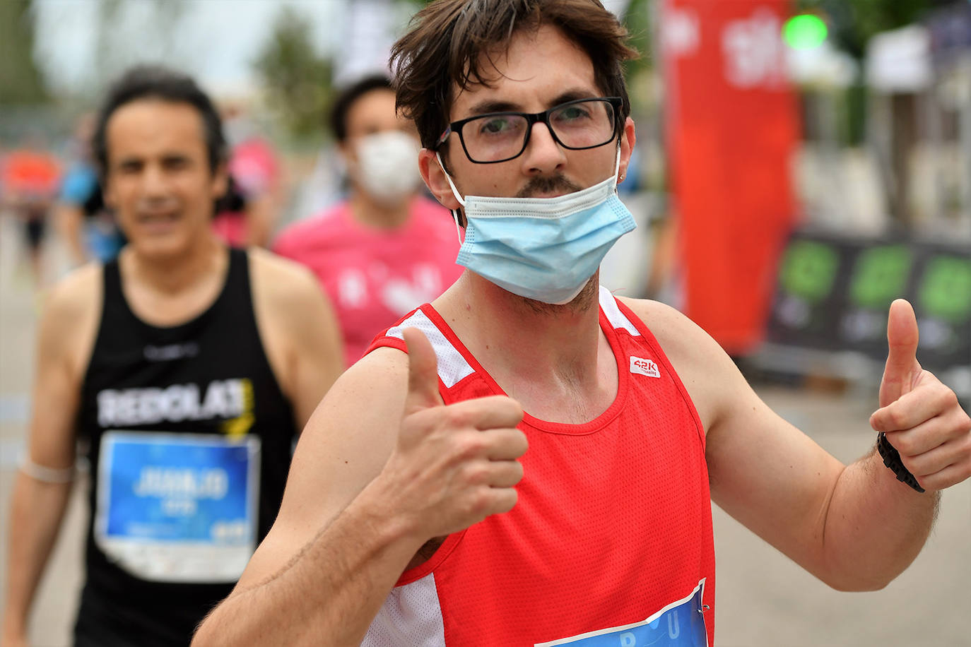 Bajo el lema 'Valencia vuelve a correr', los participantes de la 5K han salido a recorrer la ciudad de Valencia al ritmo de sus zancadas. La ciudad ha acogido la segunda carrera popular tras más de un año de parón por el coronavirus y los corredores se han lanzado a las calles con ganas e ilusión.