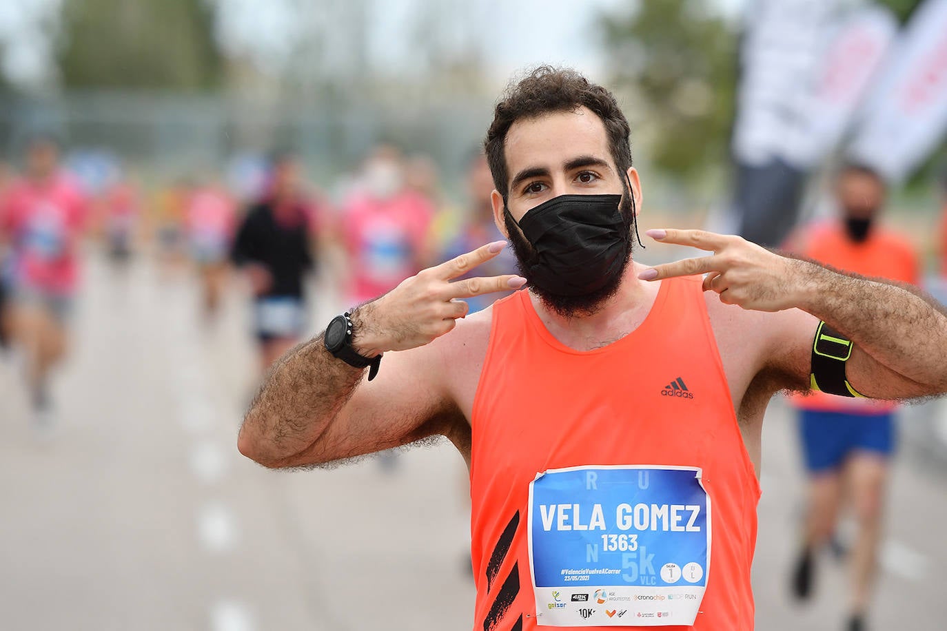 Bajo el lema 'Valencia vuelve a correr', los participantes de la 5K han salido a recorrer la ciudad de Valencia al ritmo de sus zancadas. La ciudad ha acogido la segunda carrera popular tras más de un año de parón por el coronavirus y los corredores se han lanzado a las calles con ganas e ilusión.