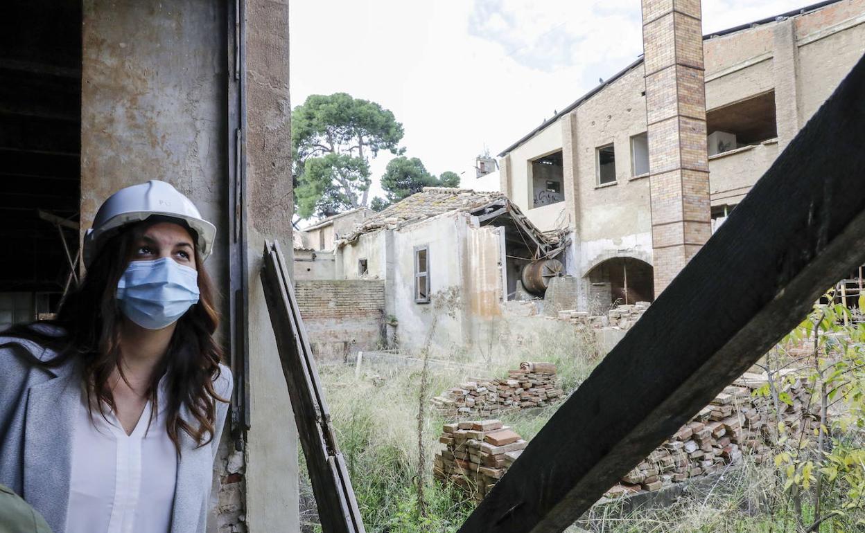 La vicealcaldesa Sandra Gómez, en una visita a la Ceramo. 