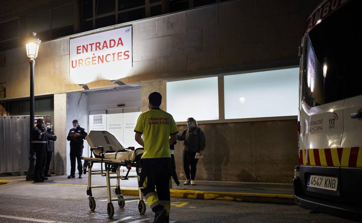 Entrada de Urgencias del Hospital Clínico de Valencia.