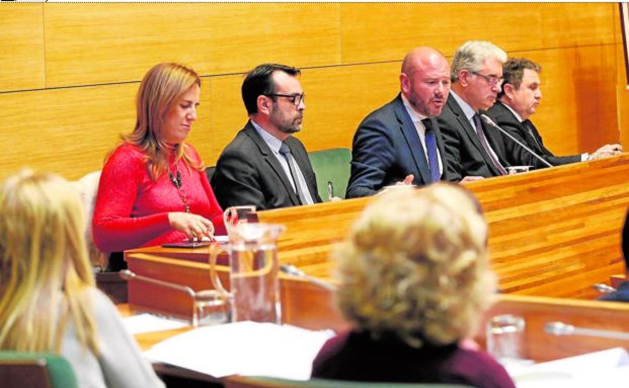 Toni Gaspar preside un pleno de la Diputación de Valencia. 