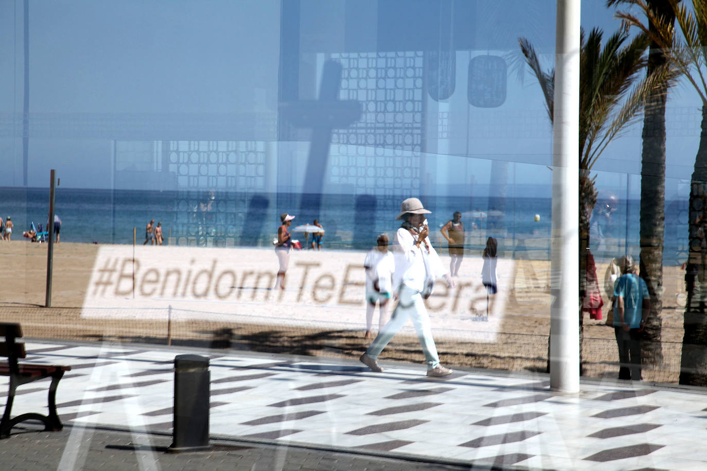 Fotos: Los turistas empiezan a desembar en la costa valenciana