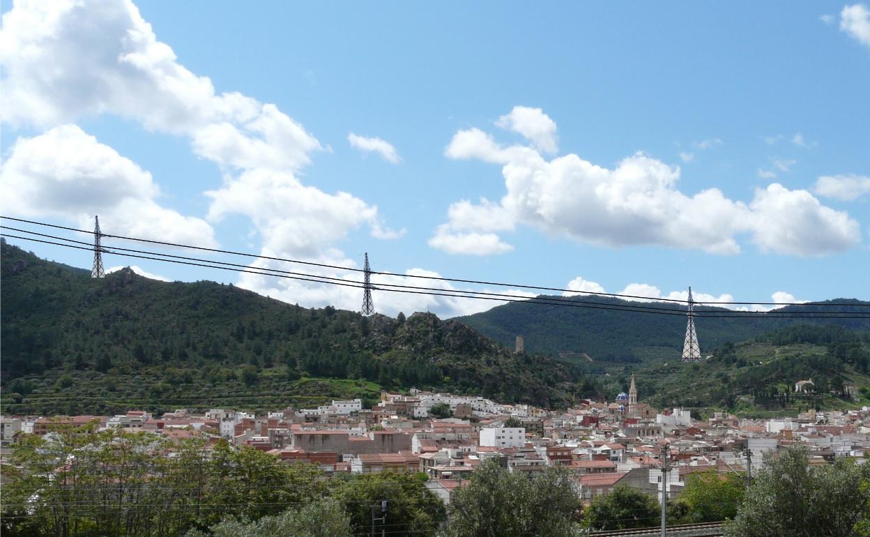 Recreación de las torres de alta tensión en el término de Moixent. 