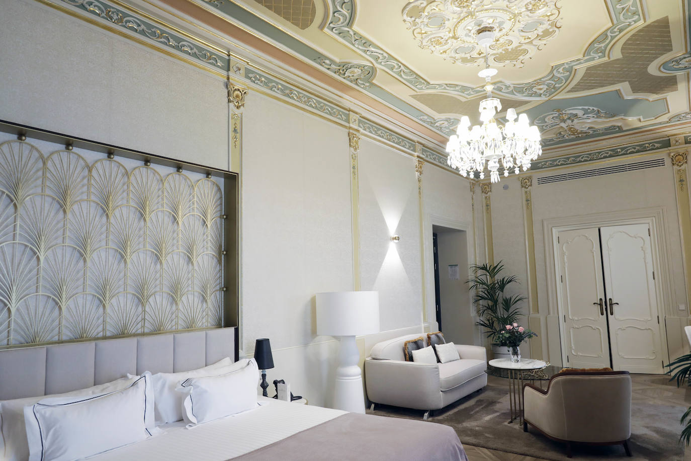 Los hoteles de lujo abren sus puertas después de la etapa más dura de la pandemia. En la imagen, el Palacio Vallier.