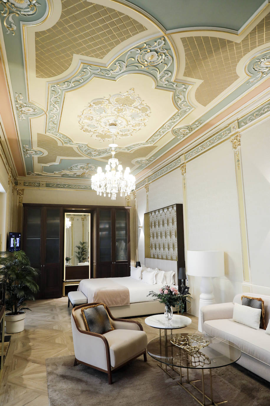 Los hoteles de lujo abren sus puertas después de la etapa más dura de la pandemia. En la imagen, el Palacio Vallier.