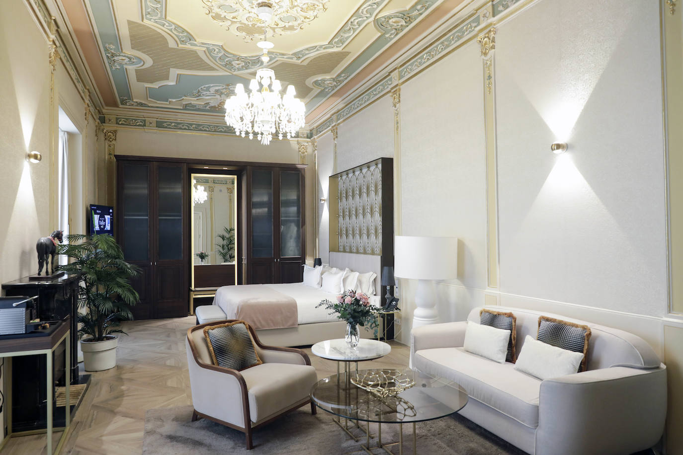Los hoteles de lujo abren sus puertas después de la etapa más dura de la pandemia. En la imagen, el Palacio Vallier.