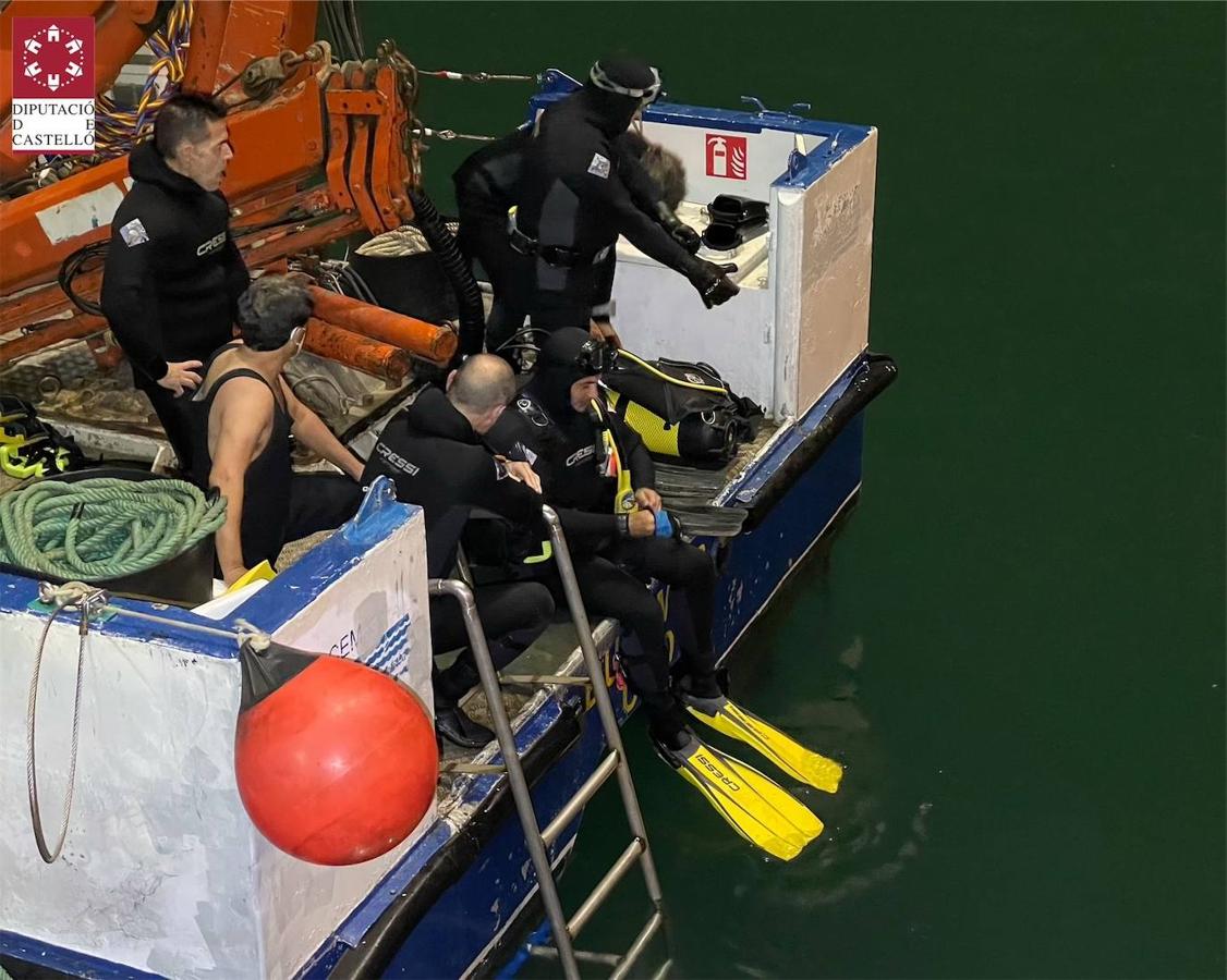 Fotos: Vuelca un buque en el Puerto de Castellón