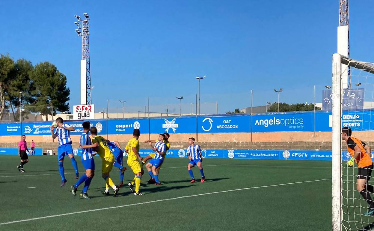 Partido entre los equipos del Gandia y el Dénia. 