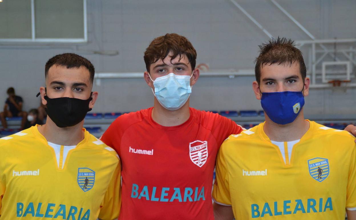 Isaac Pastor, José Iglesias, Julián de Diego, los tres juveniles debutantes en Segunda División B. 