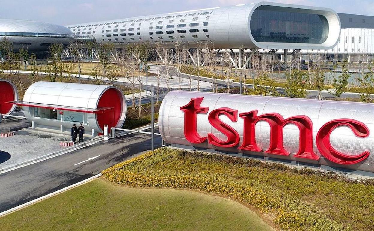 Fábrica de la taiwanesa TSMC, líder mundial en producción de semiconductores, en la ciudad china de Nanjing.