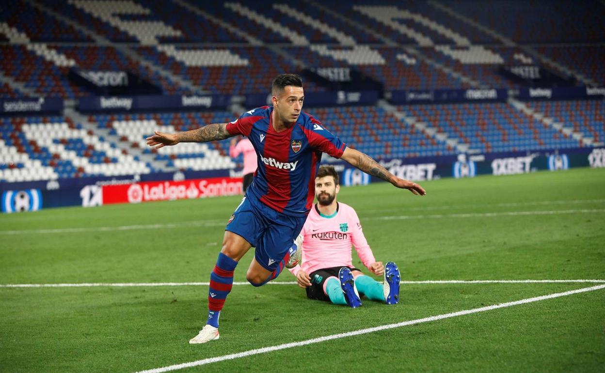 Sergio León celebra el gol del empate contra el Barcelona.