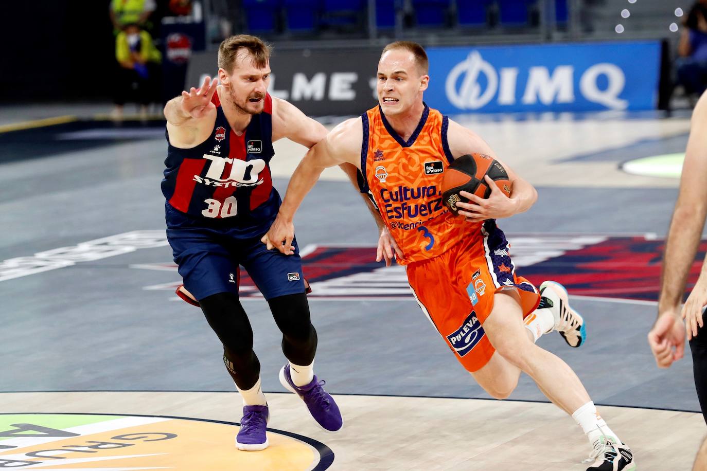 Fotos: Las mejores imágenes del TD Systems Baskonia-Valencia Basket (segundo partido)