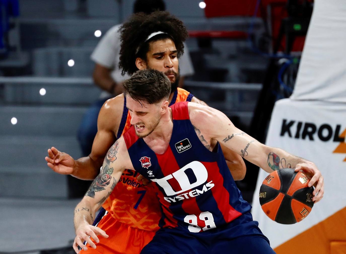 Fotos: Las mejores imágenes del TD Systems Baskonia-Valencia Basket (segundo partido)