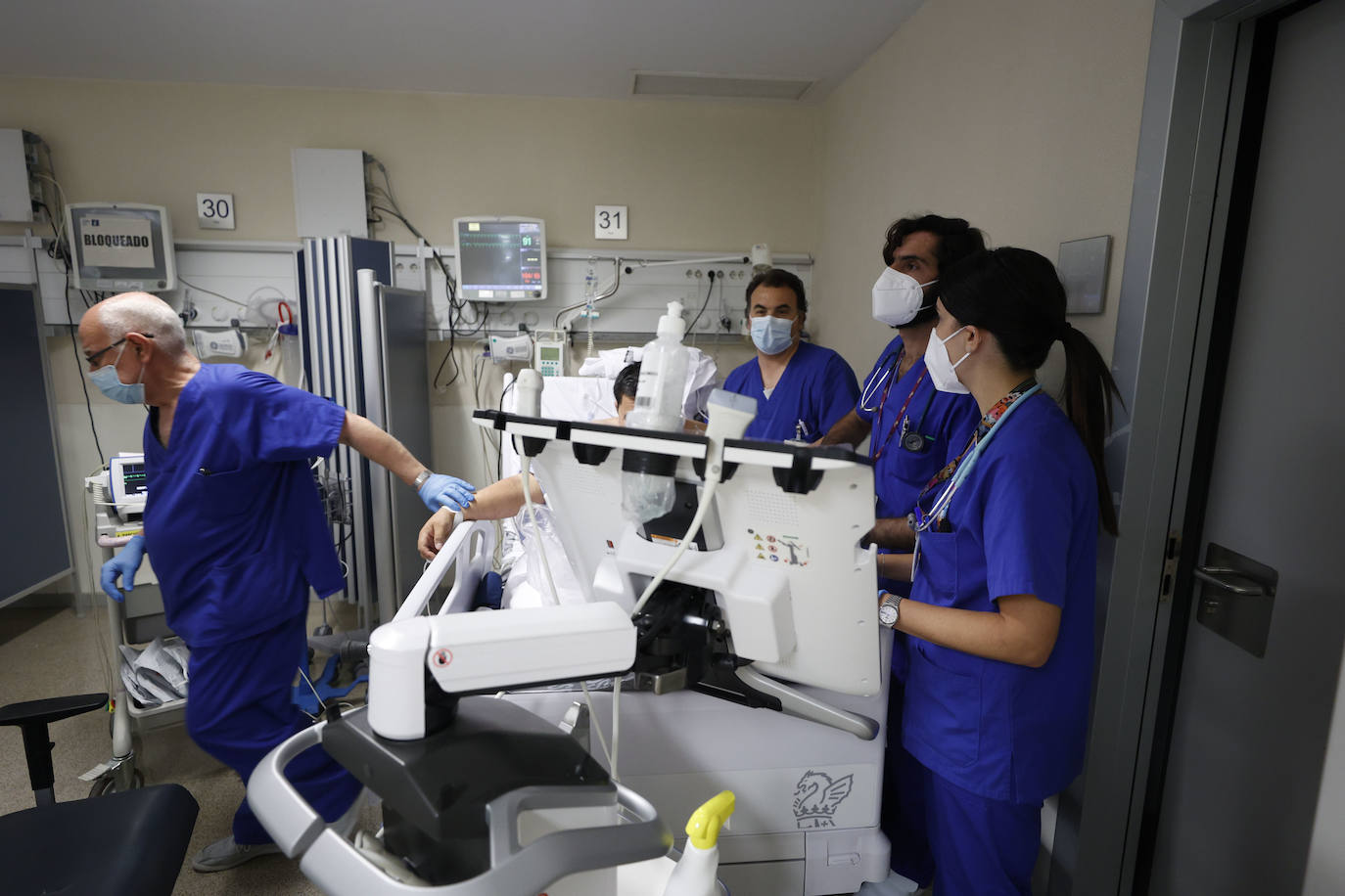 Fotos: Dentro de la UCI del hospital La Fe de Valencia