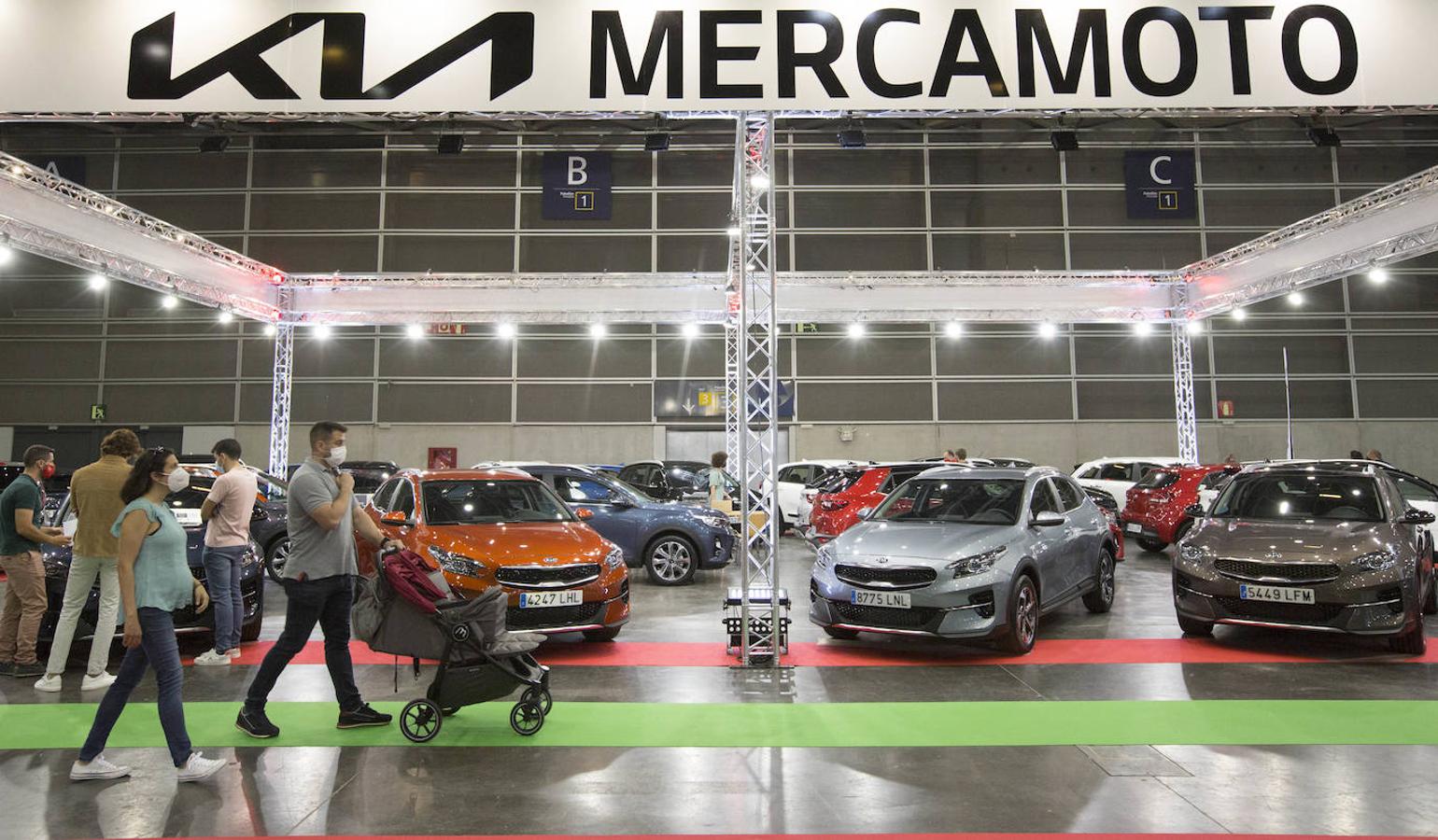 Preparativos en Feria Valencia para la celebración del Salón del Automovil 2021. 