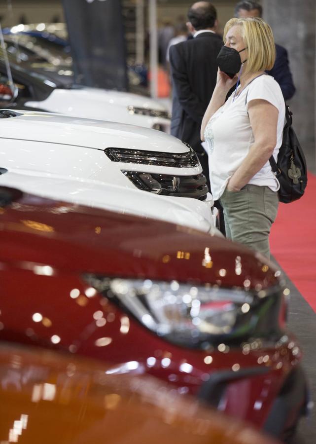 Preparativos en Feria Valencia para la celebración del Salón del Automovil 2021. 