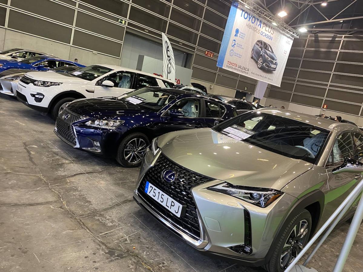 Preparativos en Feria Valencia para la celebración del Salón del Automovil 2021. 