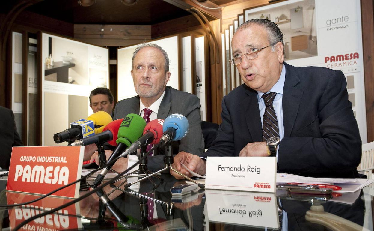 Jorge Bauset, a la izquierda, junto a Fernando Roig, en una rueda de prensa.