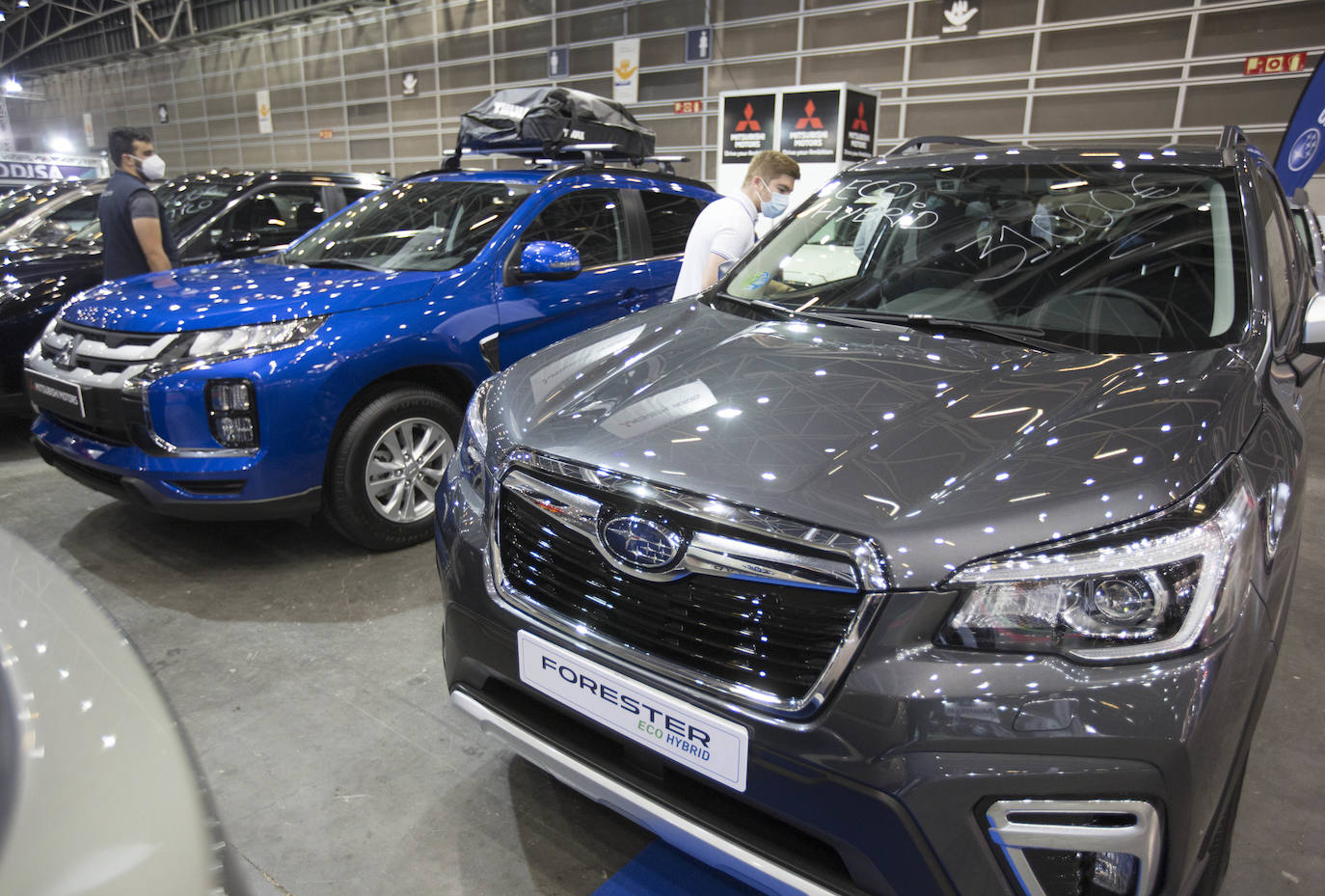 Preparativos en Feria Valencia para la celebración del Salón del Automovil 2021. 