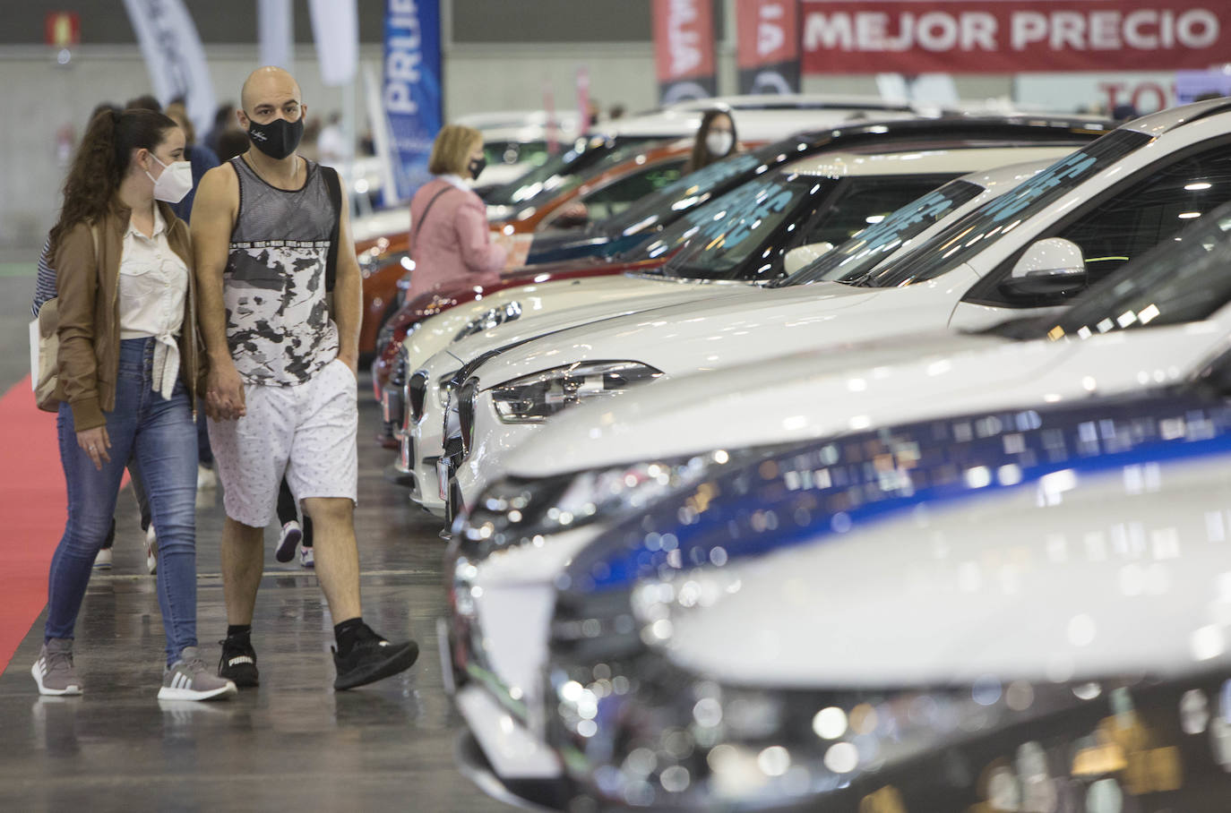 Preparativos en Feria Valencia para la celebración del Salón del Automovil 2021. 