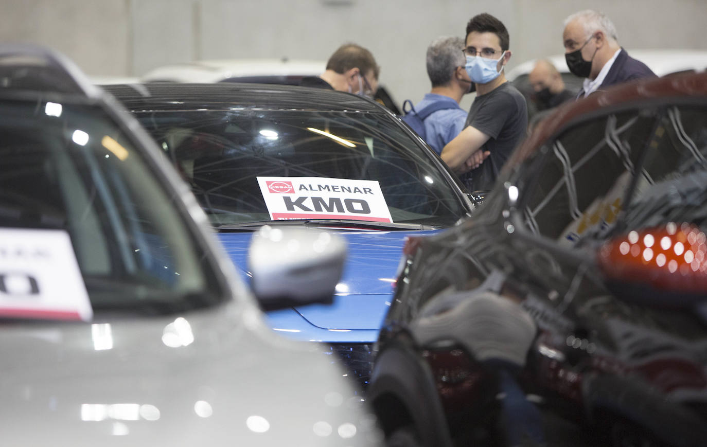 Preparativos en Feria Valencia para la celebración del Salón del Automovil 2021. 