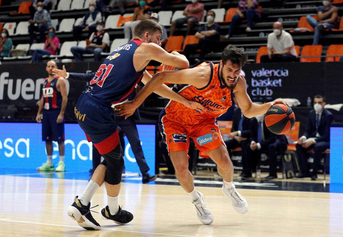 Fotos: Las mejores imágenes del Valencia Basket-TD Systems Baskonia (tercer partido)