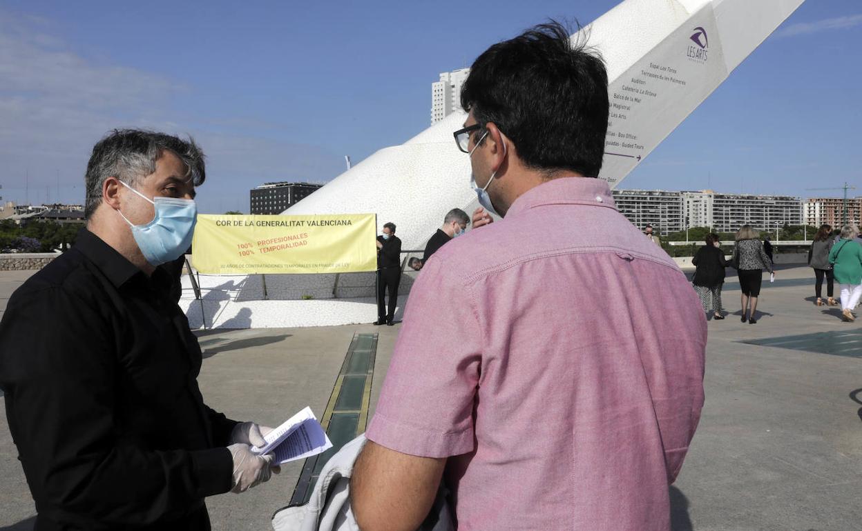 Una nueva protesta del Cor de la Generalitat, hoy,  en el Palau de les Arts. 