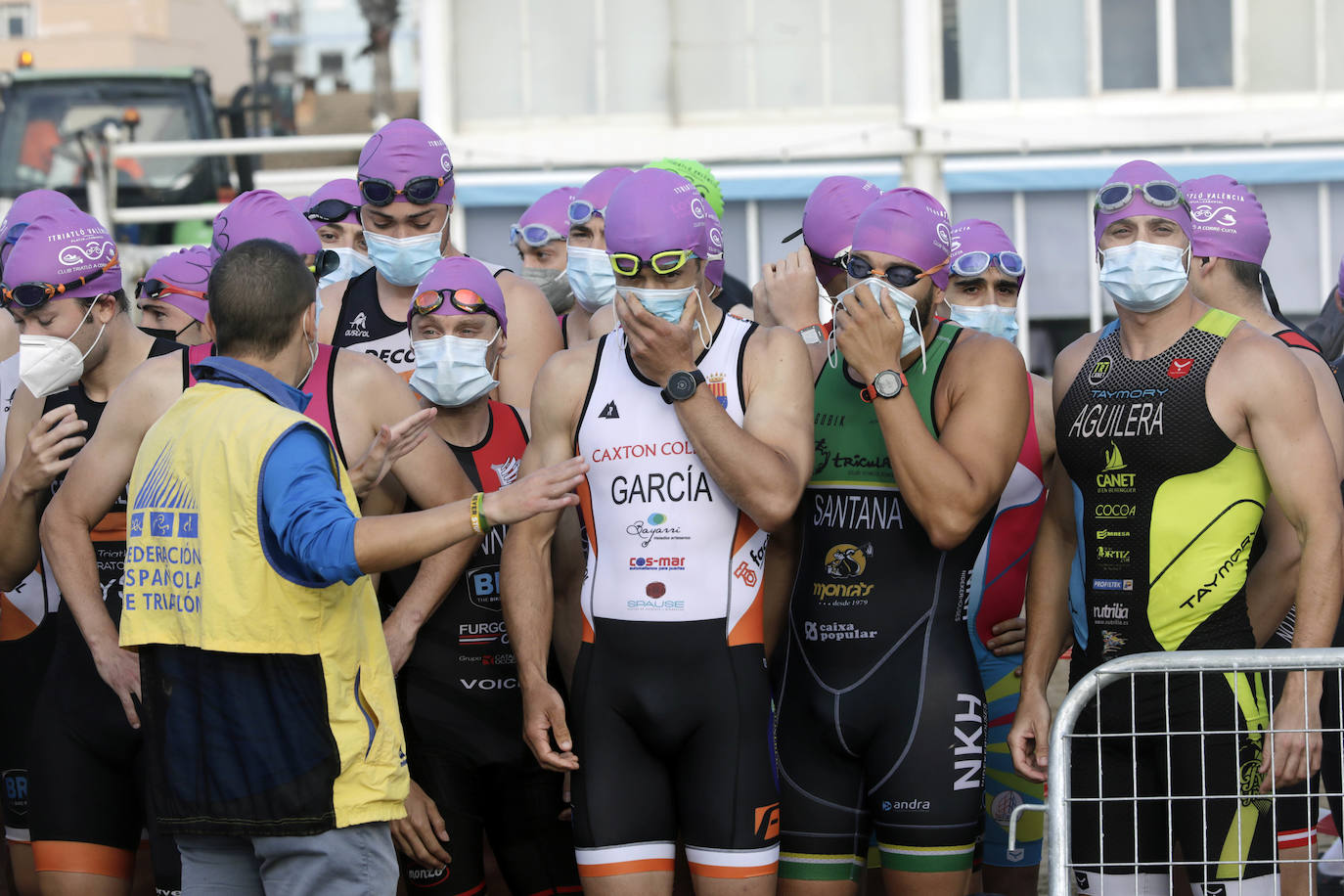 Valencia ha albergado el I Triatlón València-Platja Cabanyal, que ha discurrido por el barrio marítimo. Organizado por el Club de Triatlón 'Corre-Cuita', se ha desarrollado a lo largo de un recorrido de 25,7 kilómetros de distancia: 750 metros de natación, 20 km de ciclismo y 5 km de carrera a pie.