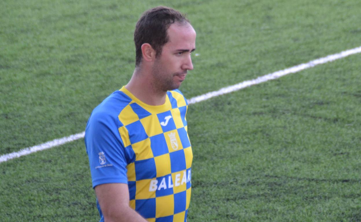 Ferrán uno de los goleadores del CD Dénia ante la Universidad. 