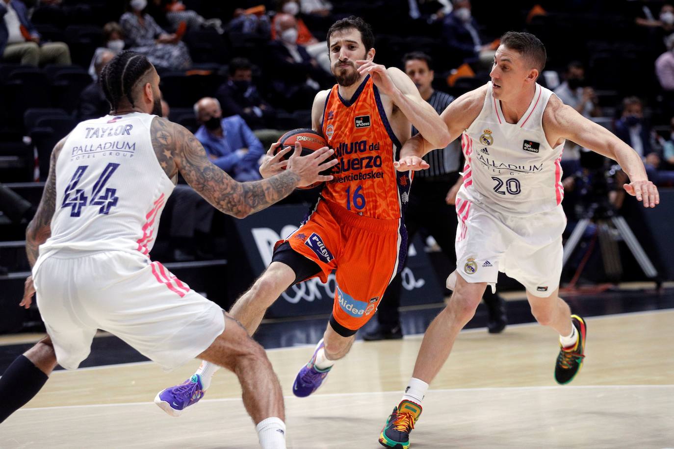 Fotos: Las mejores imágenes del Valencia Basket-Real Madrid (segundo partido)