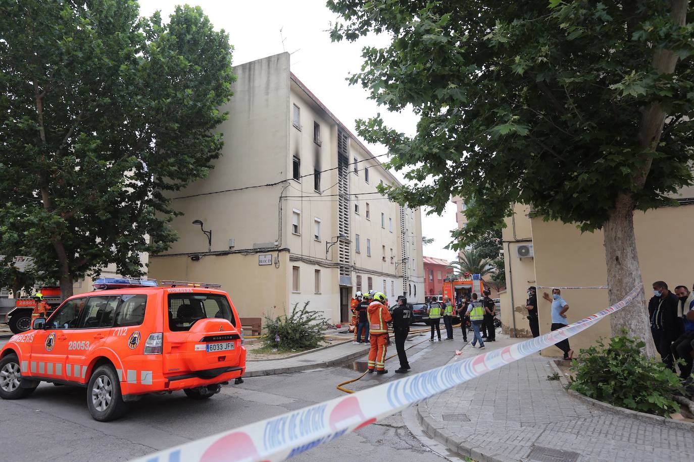 Una vivienda de la localidad de Algemesí se ha incendiado, dejando varios heridos y, de momento, una víctima mortal. 