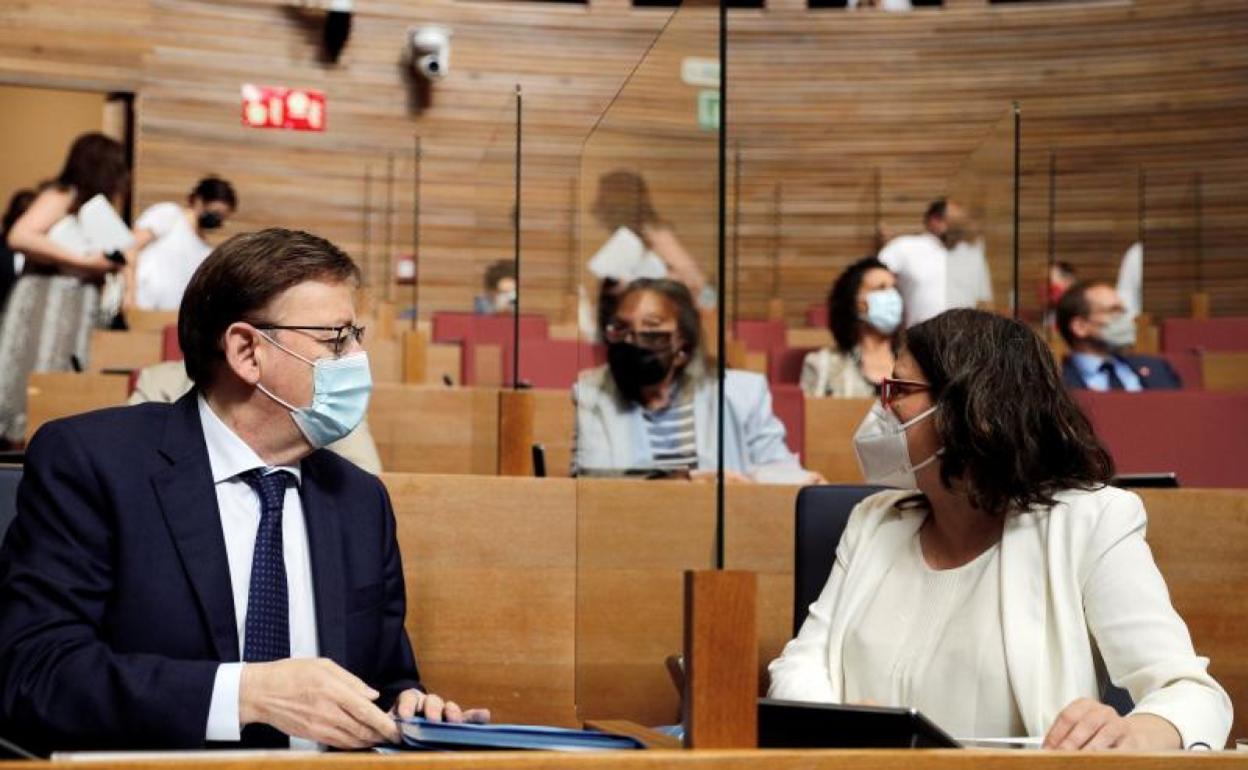 La política nacional acapara el debate de Les Corts: los indultos, la factura de la luz y la corrupción