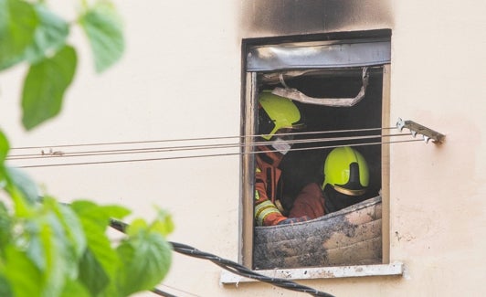 Las víctimas quedaron atrapadas en la  vivienda.