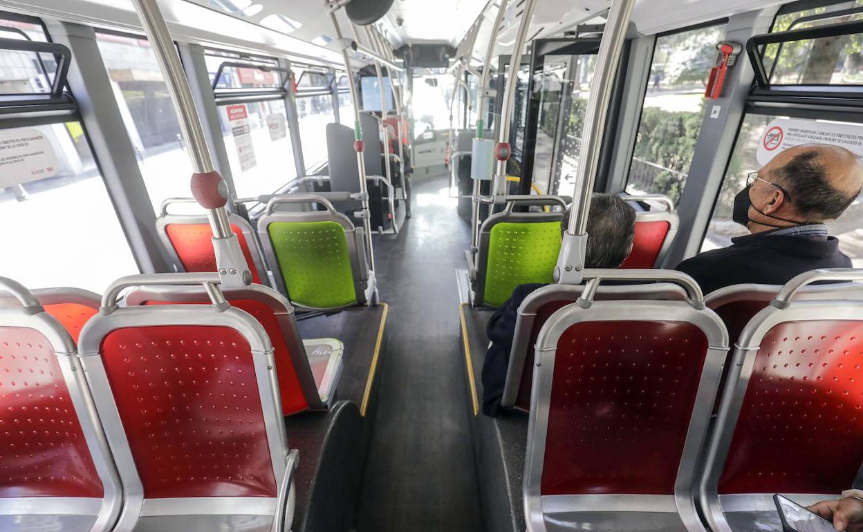 Autobús de la EMT durante los meses de confinamiento. 