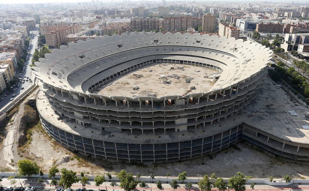 Aspecto actual de las obras del nuevo estadio del Valencia. 