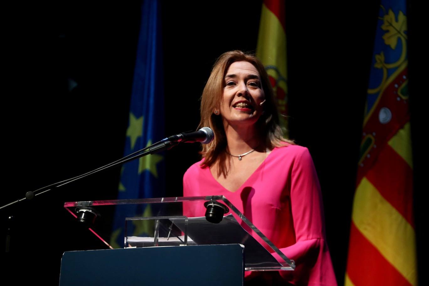 Este sábado, 12 de junio, se ha celebrado el acto de la Gala de la Cultura, al que ha asistido la fallera mayor infantil de Valencia, Carla García, junto a su corte de honor infantil y el presidente de Junta Central Fallera, Carlos Galiana. Se han entregado los premios del Concurso Literario, de Declamación, Sabudets Fallers y Teatre infantil, entre otros. Por la tarde se celebra la gala con la fallera mayor de Valencia, Consuelo Llobell y su corte de honor. 