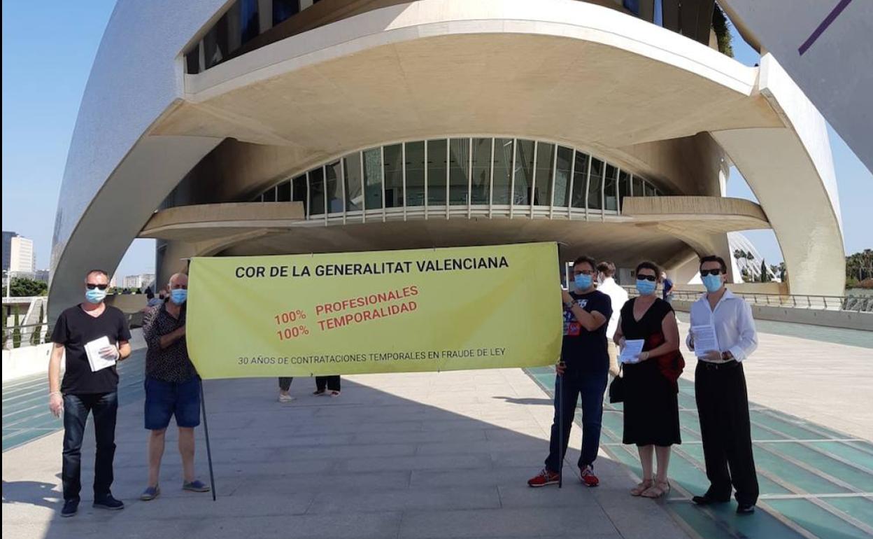 Representantes del Cor esta tarde en Les Arts. 