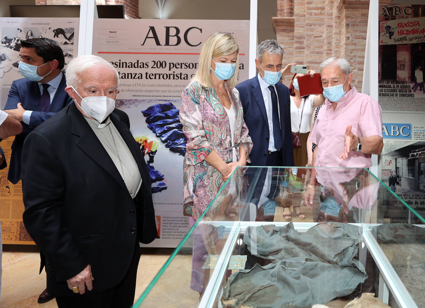 Valencia es ya sede para el recuerdo de 60 años de azote del terrorismo en toda España a través de la mirada de la prensa. La muestra se puede visitar en la sede de San Carlos de la Universidad Católica de Valencia.