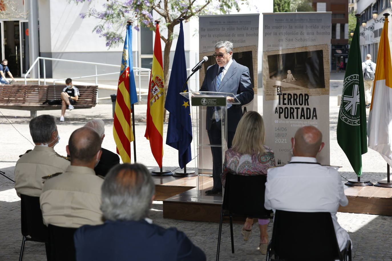 Valencia es ya sede para el recuerdo de 60 años de azote del terrorismo en toda España a través de la mirada de la prensa. La muestra se puede visitar en la sede de San Carlos de la Universidad Católica de Valencia.