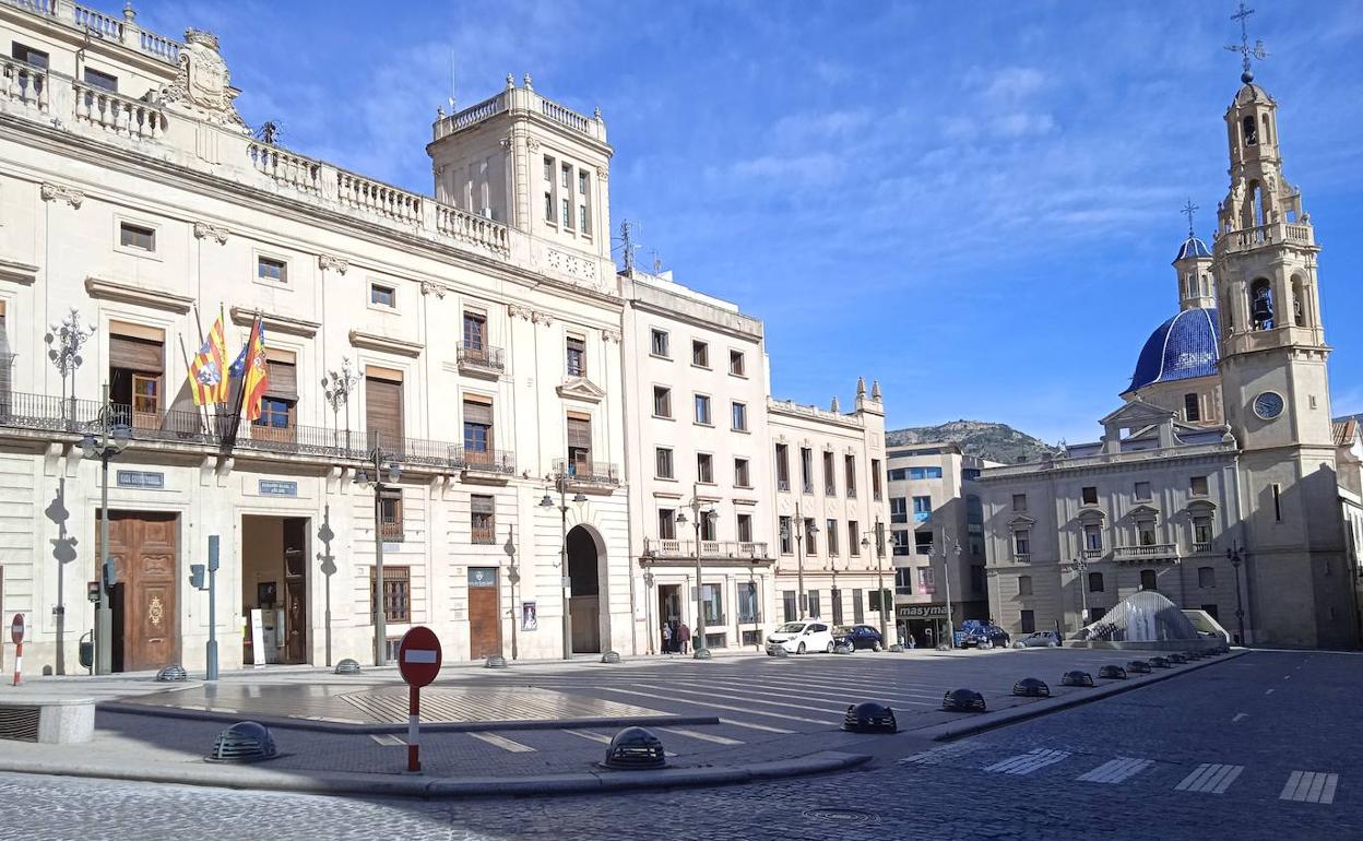 La plaza de España de Alcoy acoge la ceremonia de la Policía Nacional