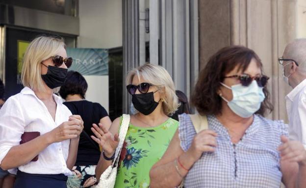 Mascarilla en la calle | Dónde guardar la mascarilla en lugar seguro cuando no se lleva por la calle