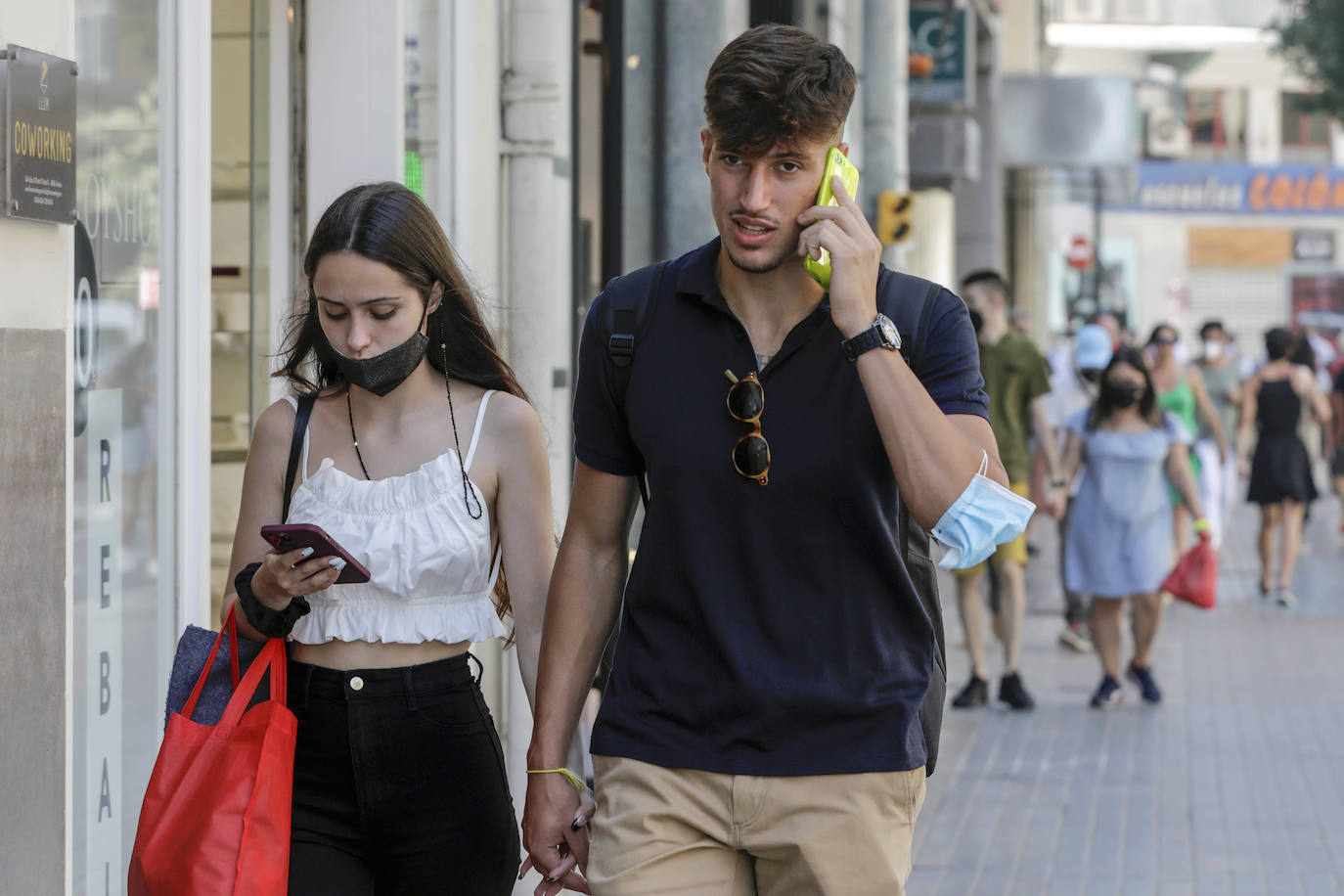 Primer día sin mascarilla obligatoria en Valencia.