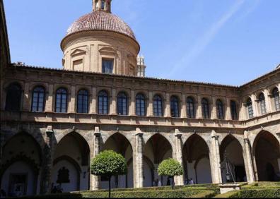 Imagen secundaria 1 - Claustro gótico del convento de Santo Domingo.